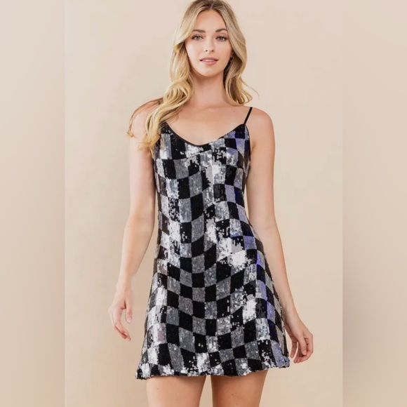 Beautiful sequin dress - Picture 2 of 5